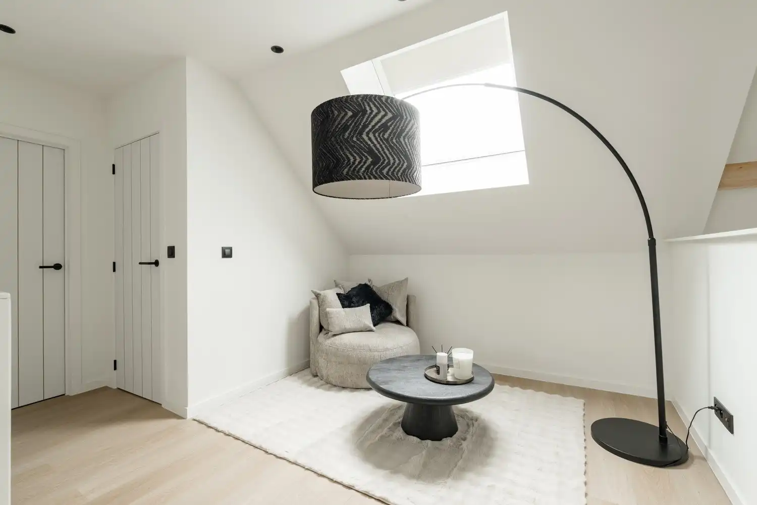 Prachtige villa te koop in Lommel - 4 slaapkamers, 2 badkamers, garage en ruime tuin op 566 m², volledig gerenoveerd in 2025! foto 34