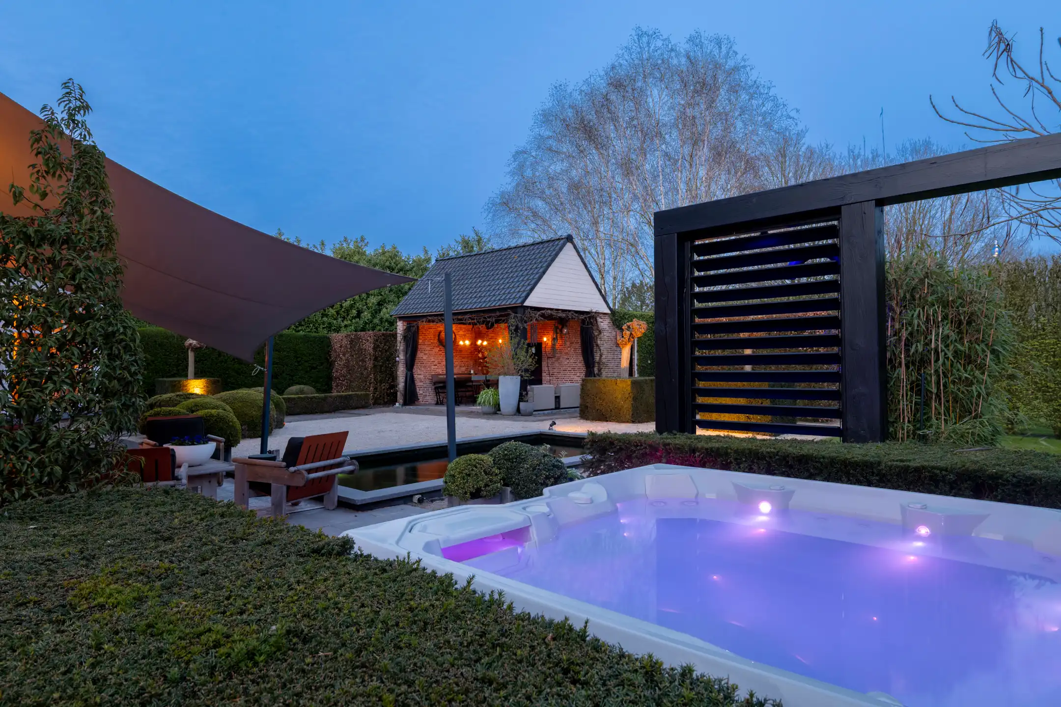 Luxe  villa met een oppervlakte van 475m²  op 1.383m² grond. foto 35