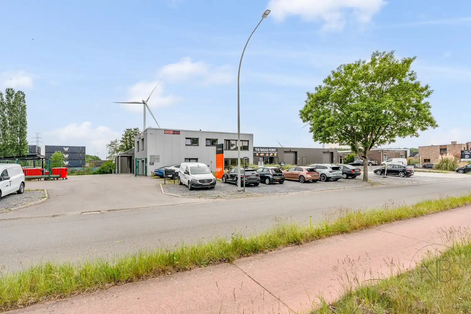 Instapklare kantoorruimte van ca. 73 m² op strategische locatie in Genk-Zuid foto {{pictureIndex}}