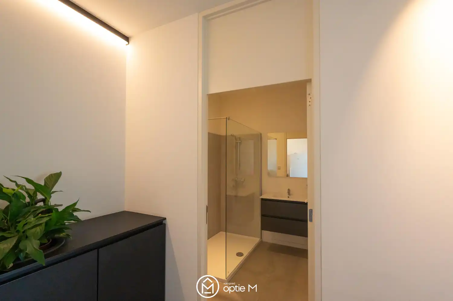 Moderne kantoorelementen te huur in Paal – 308m² met 24 parkeerplaatsen op een uitstekende locatie. foto 10