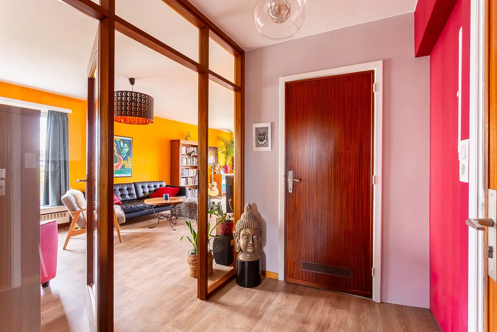 Ruim en licht appartement met 3 slaapkamers en terras foto 3