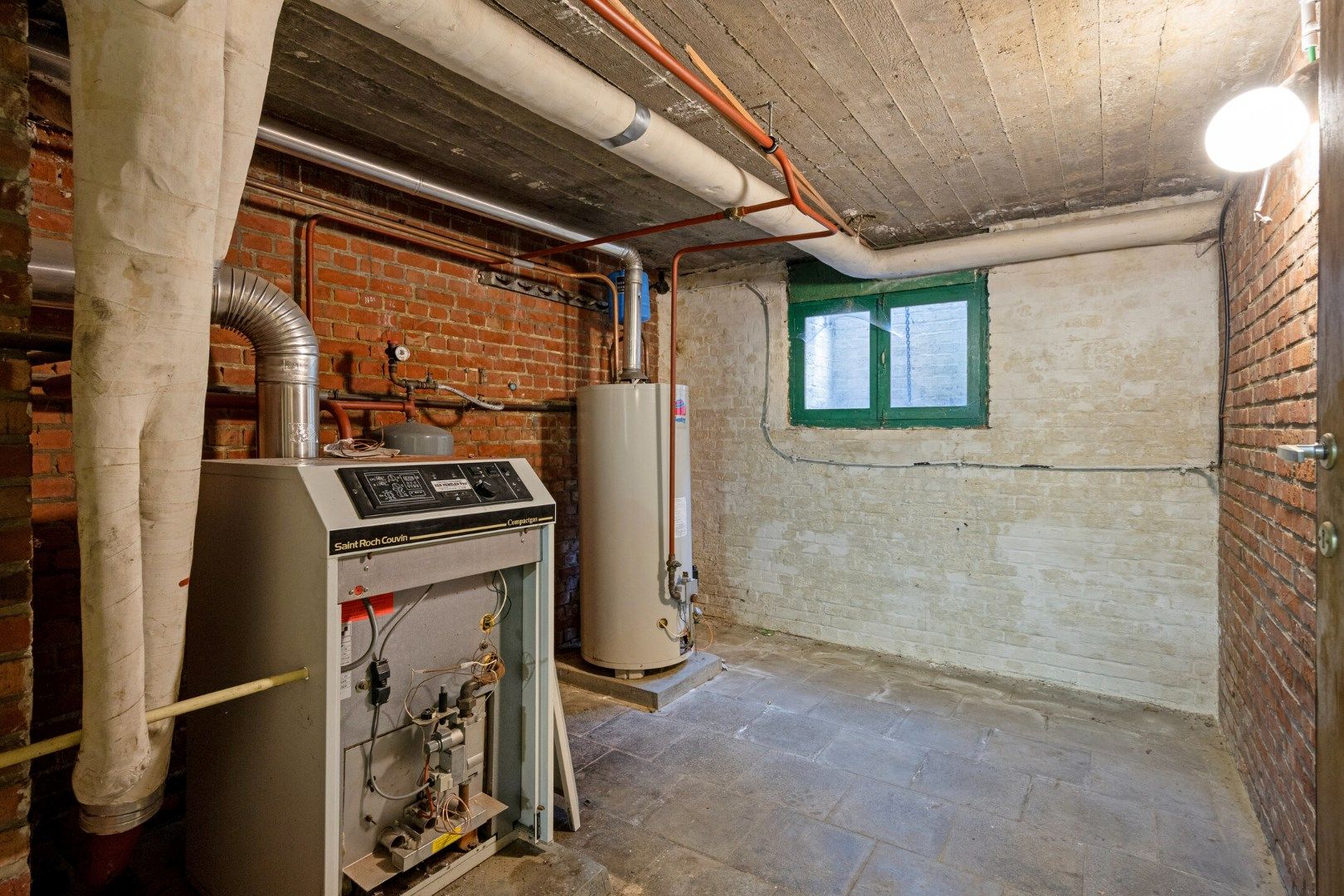 Ruime te renoveren gezinswoning met 4 slpks in het centrum van Herentals ! foto 22