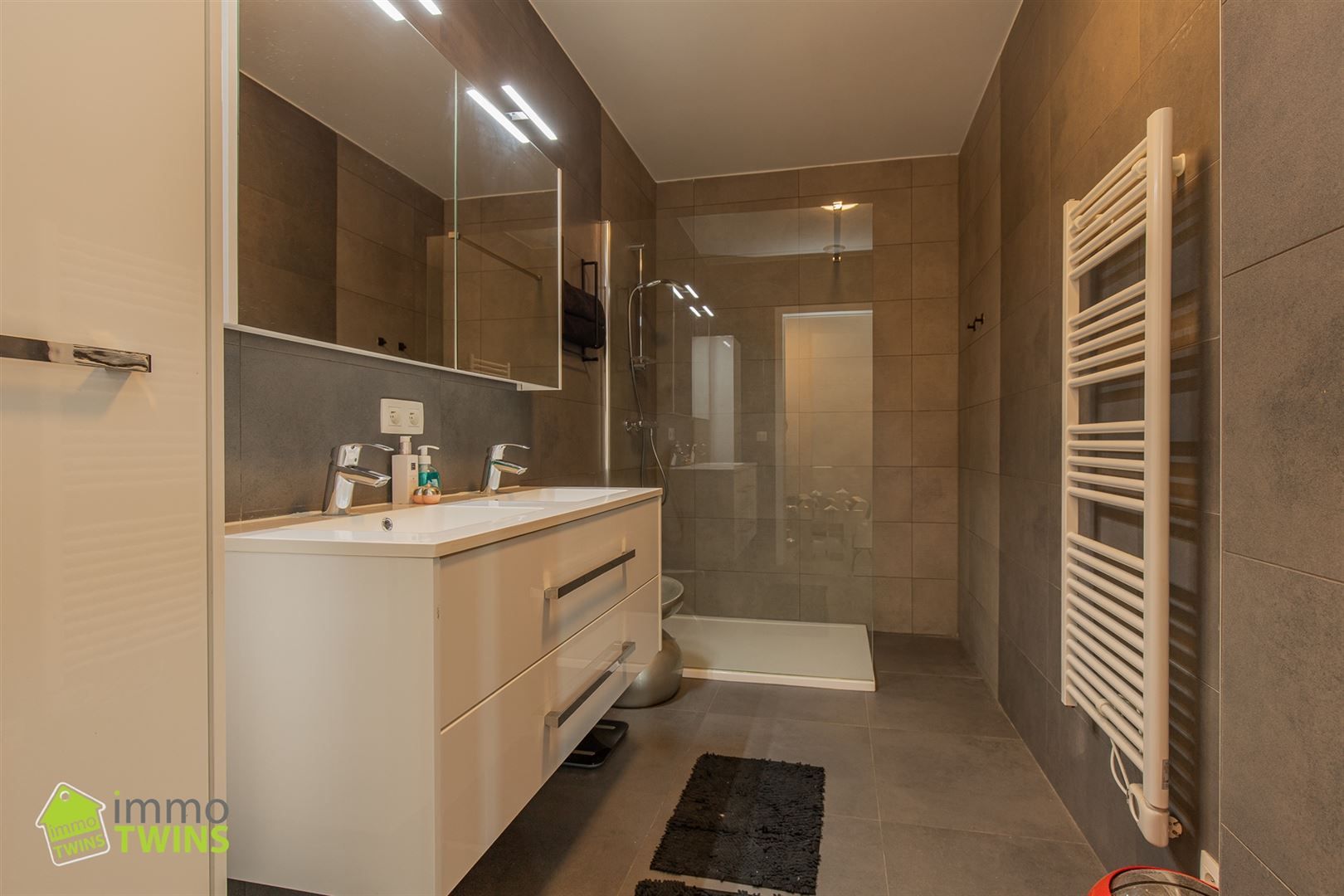 Luxueus penthouse met ruim terrassen en prachtig uitzicht in residentie Vroonhof foto 18