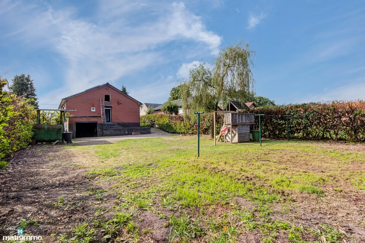 RUIME, GELIJKVLOERSE WONING (VOLLEDIG ONDERKELDERD), MET GARAGE EN TUIN NABIJ CENTRUM GENK foto 39