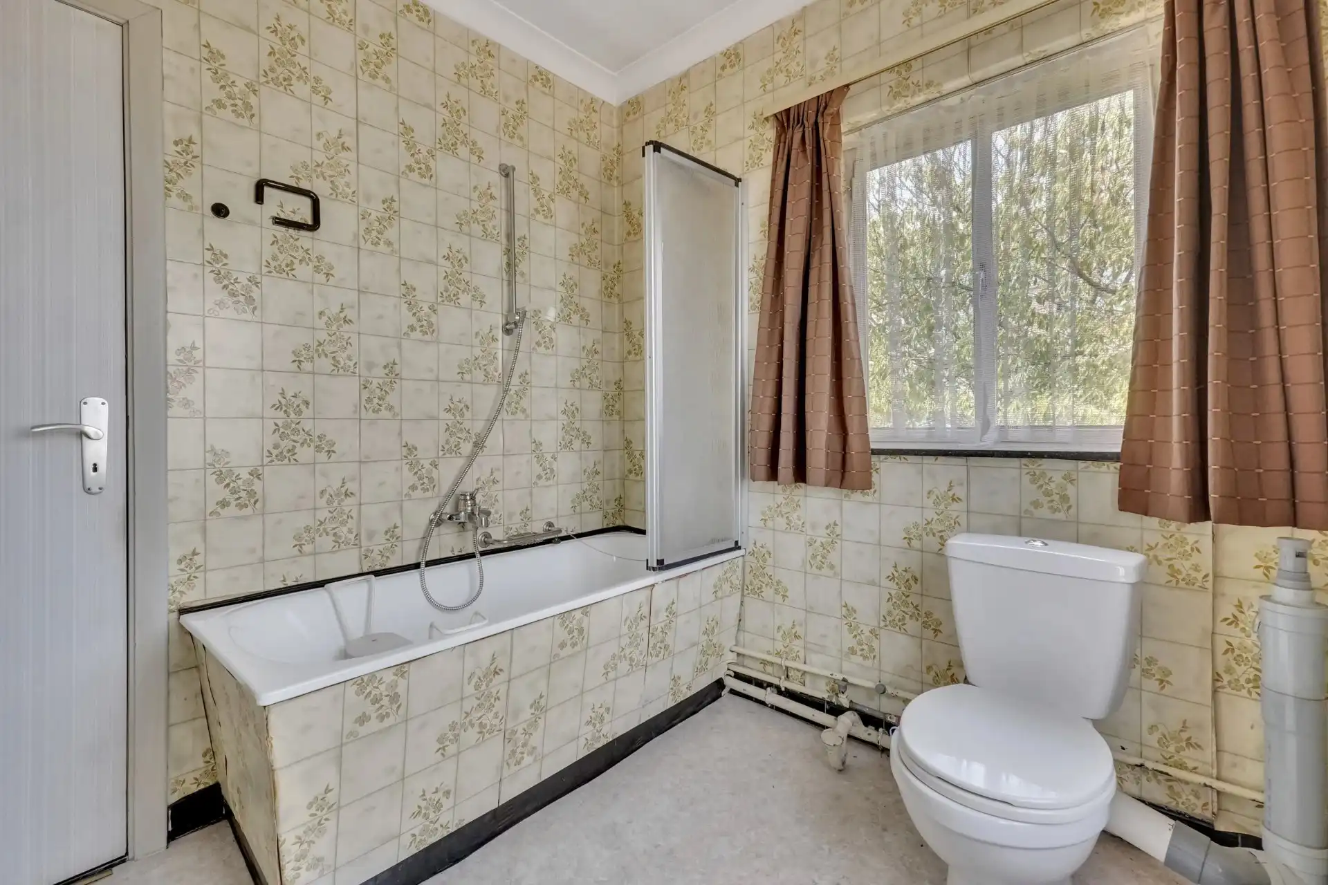 Ruime woning met 3 slaapkamers op perceel van 856 m² foto 8