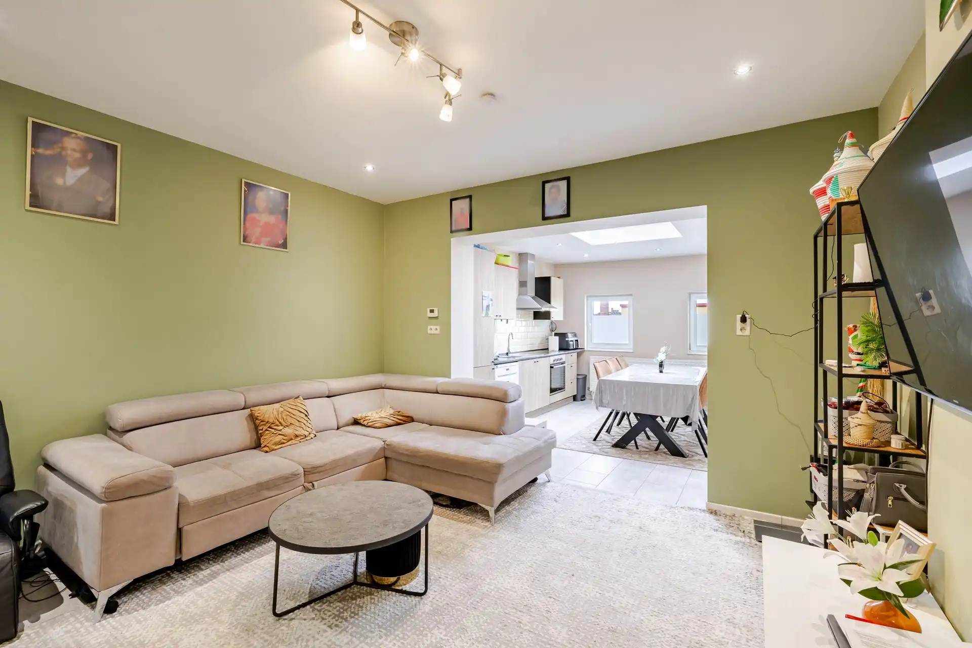 Gunstig gelegen rijwoning met 4 slaapkamers foto 2
