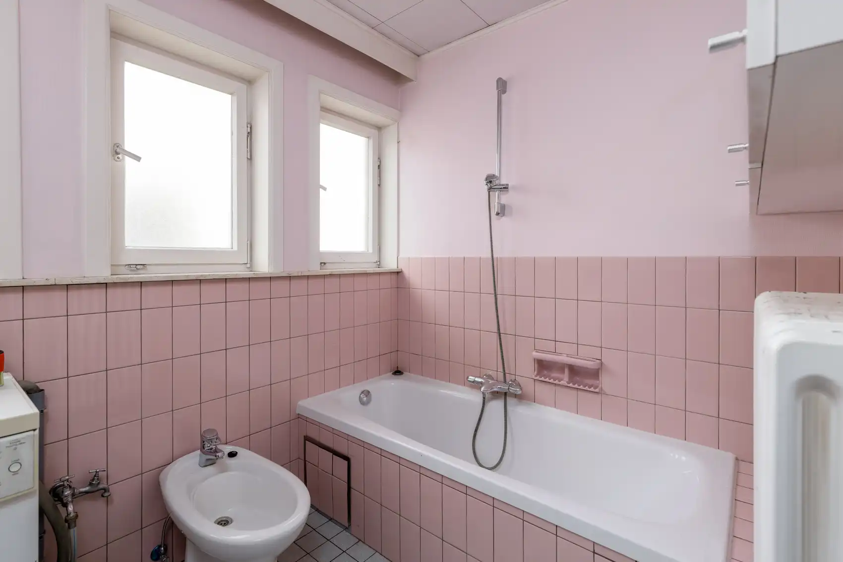 Handelshuis met ruim appartement en 2 garages foto 9