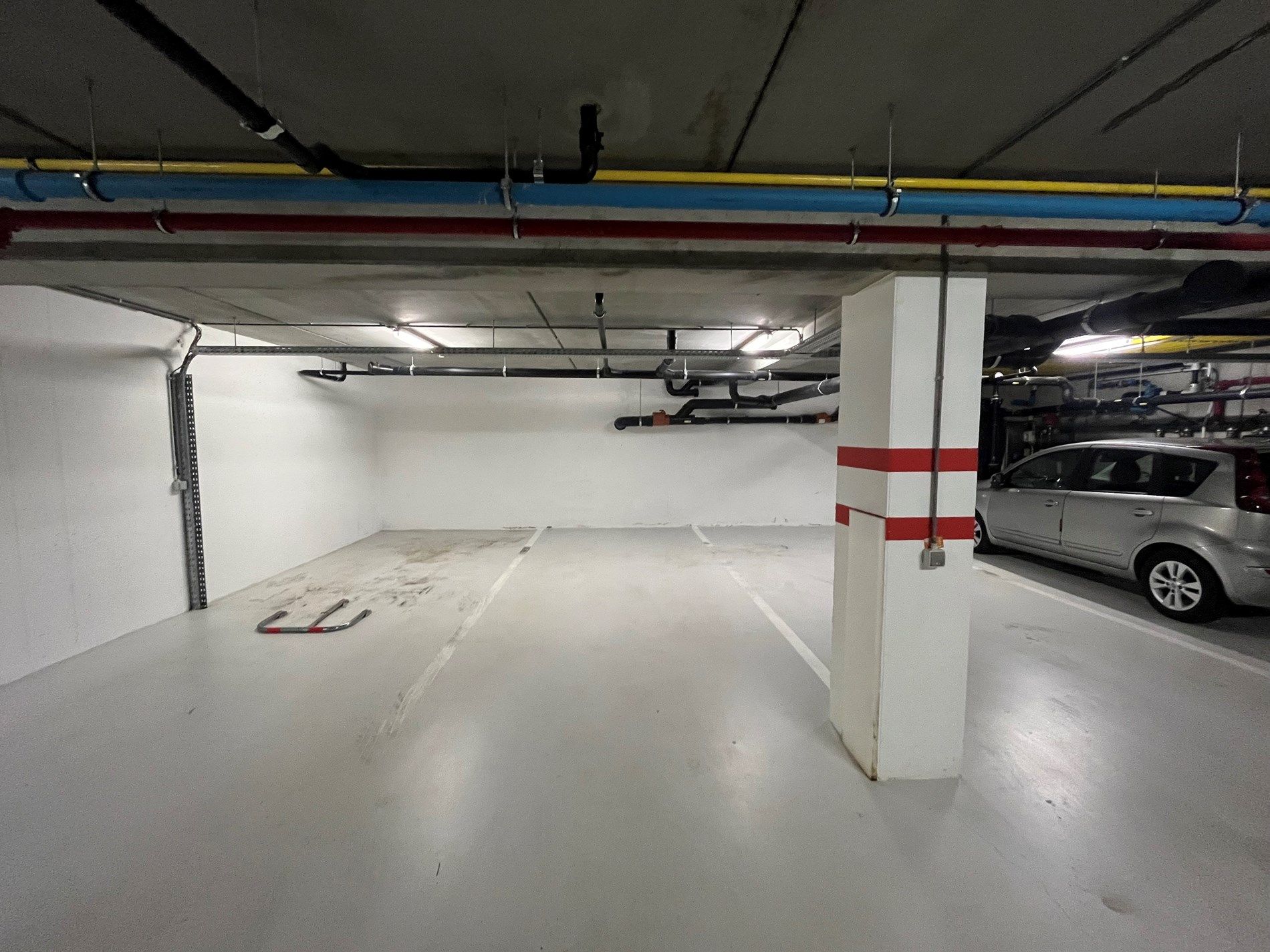 Goed gelegen autostaanplaatsen nabij Lippenslaan  foto 5