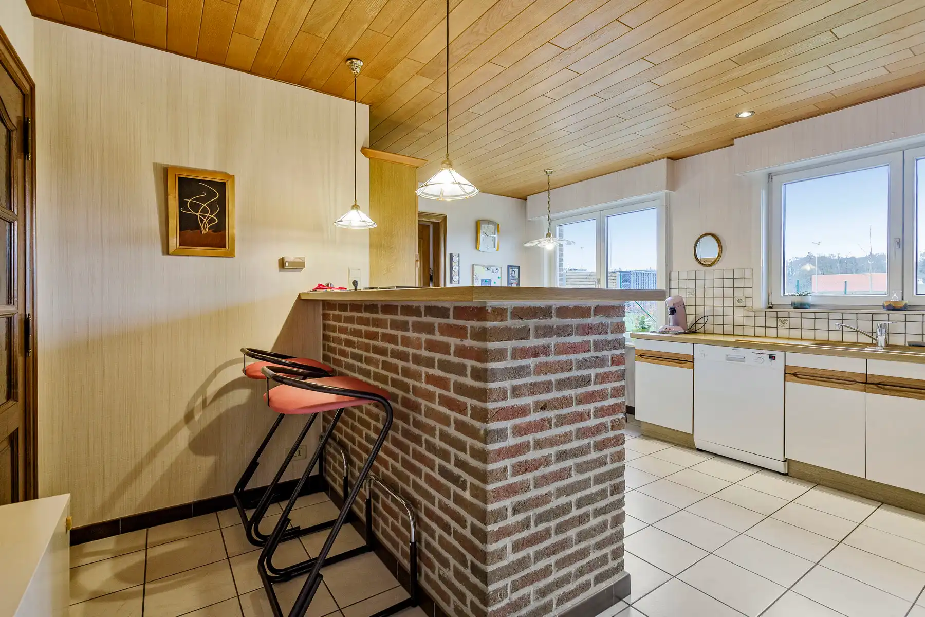 Gelijkvloerse gezinswoning met 4 slaapkamers en grote tuin foto 8