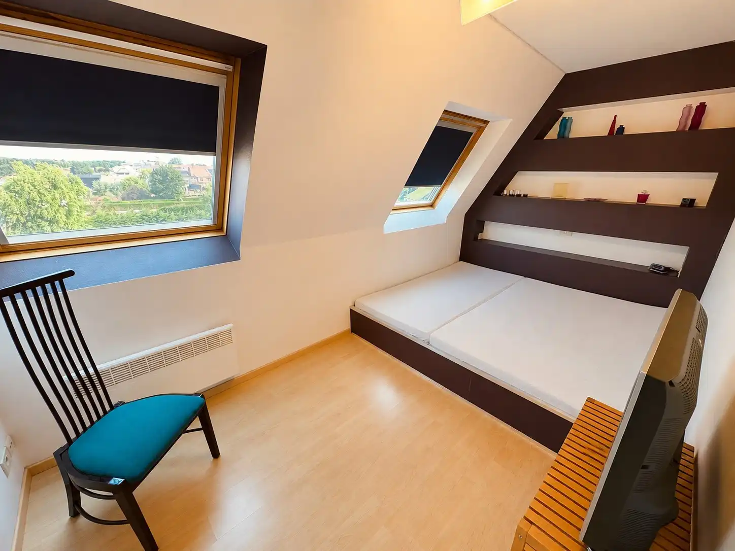 Verzorgd duplexappartement met 3 slaapkamers op wandelafstand van het centrum van De Haan. foto 9