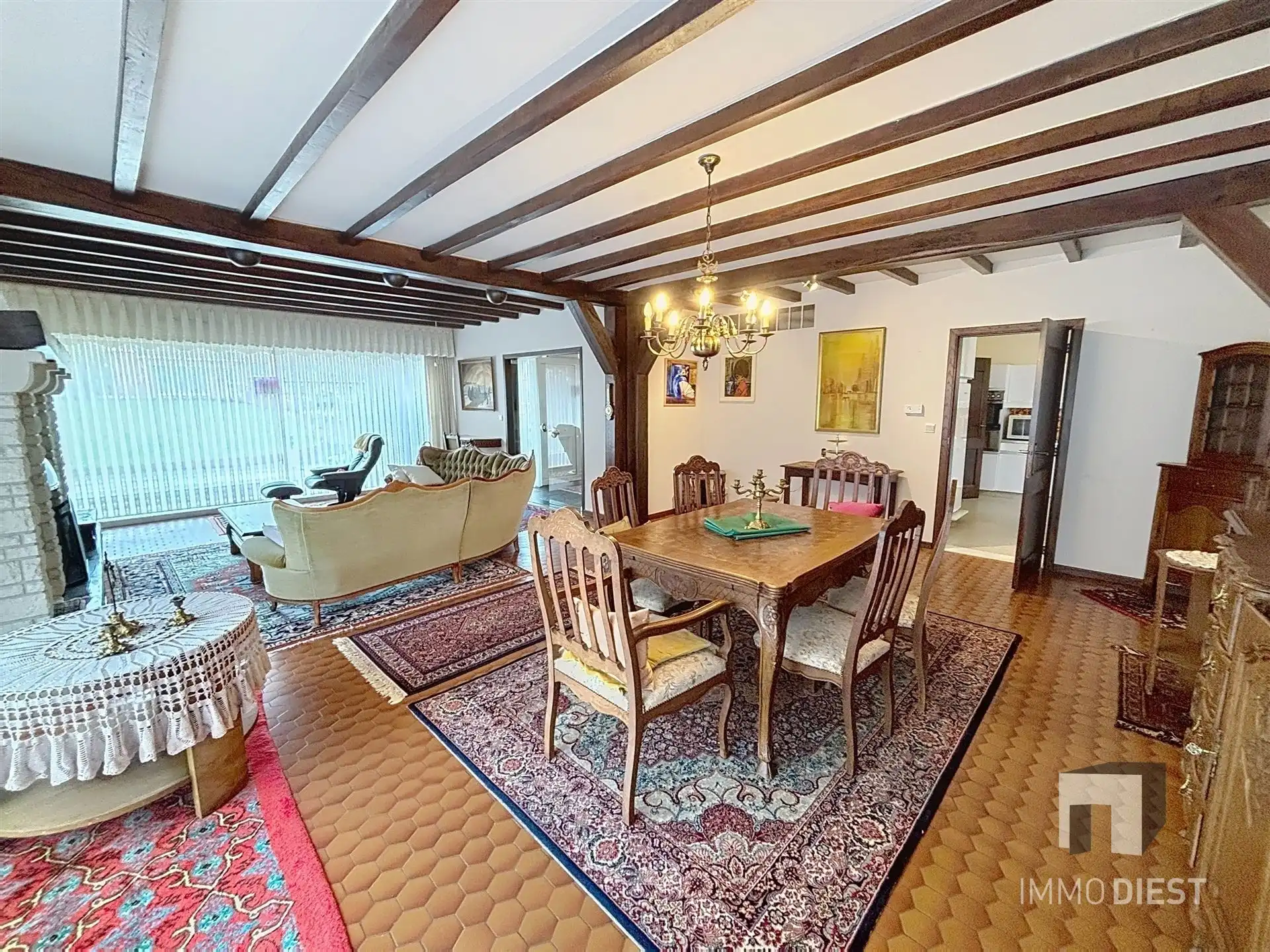 Witte villa met 4 slaapkamer boven op Baalberg foto 11