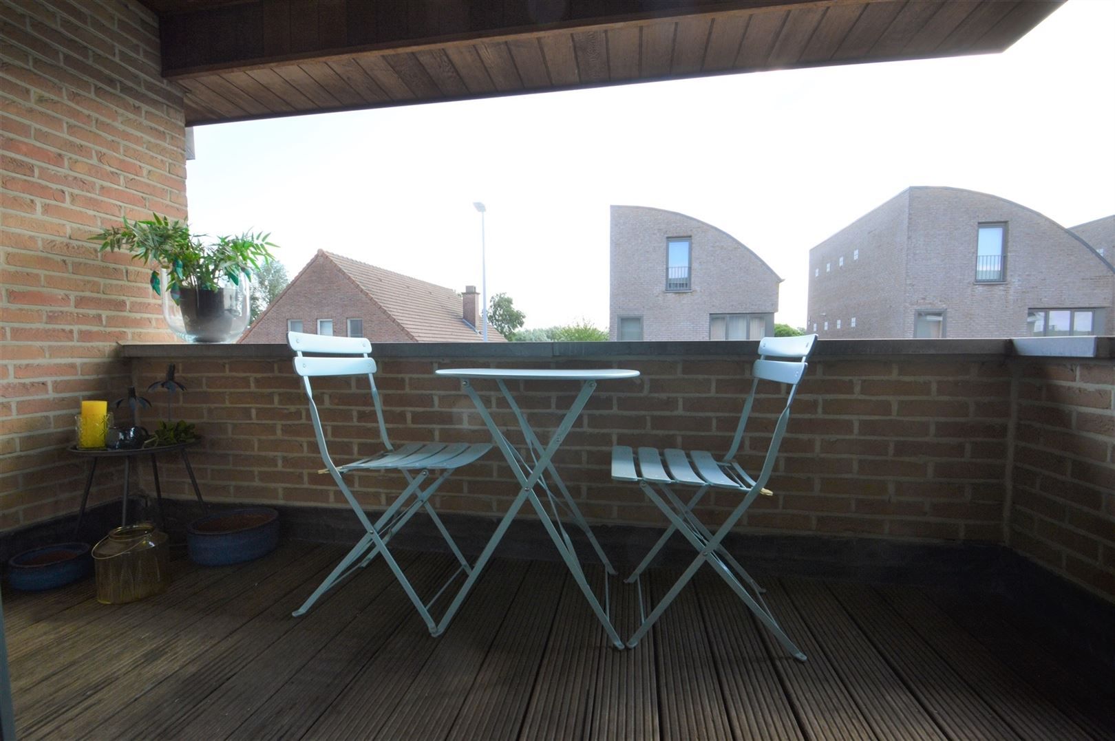Instapklaar appartement op eerste verdieping met terras en garage. foto 5