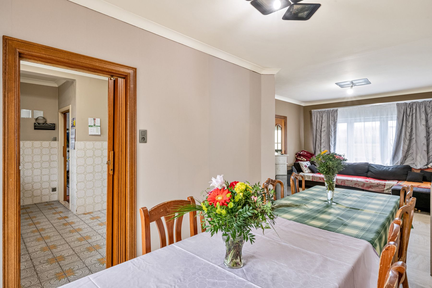 Instapklare halfopen bebouwing met 4 slaapkamers foto 7