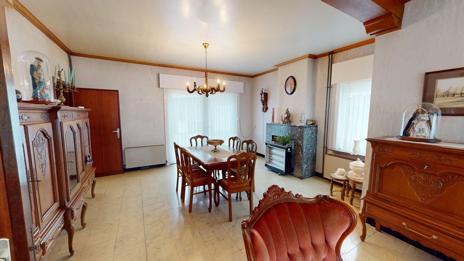 Mooi gelegen te renoveren woning. foto 4
