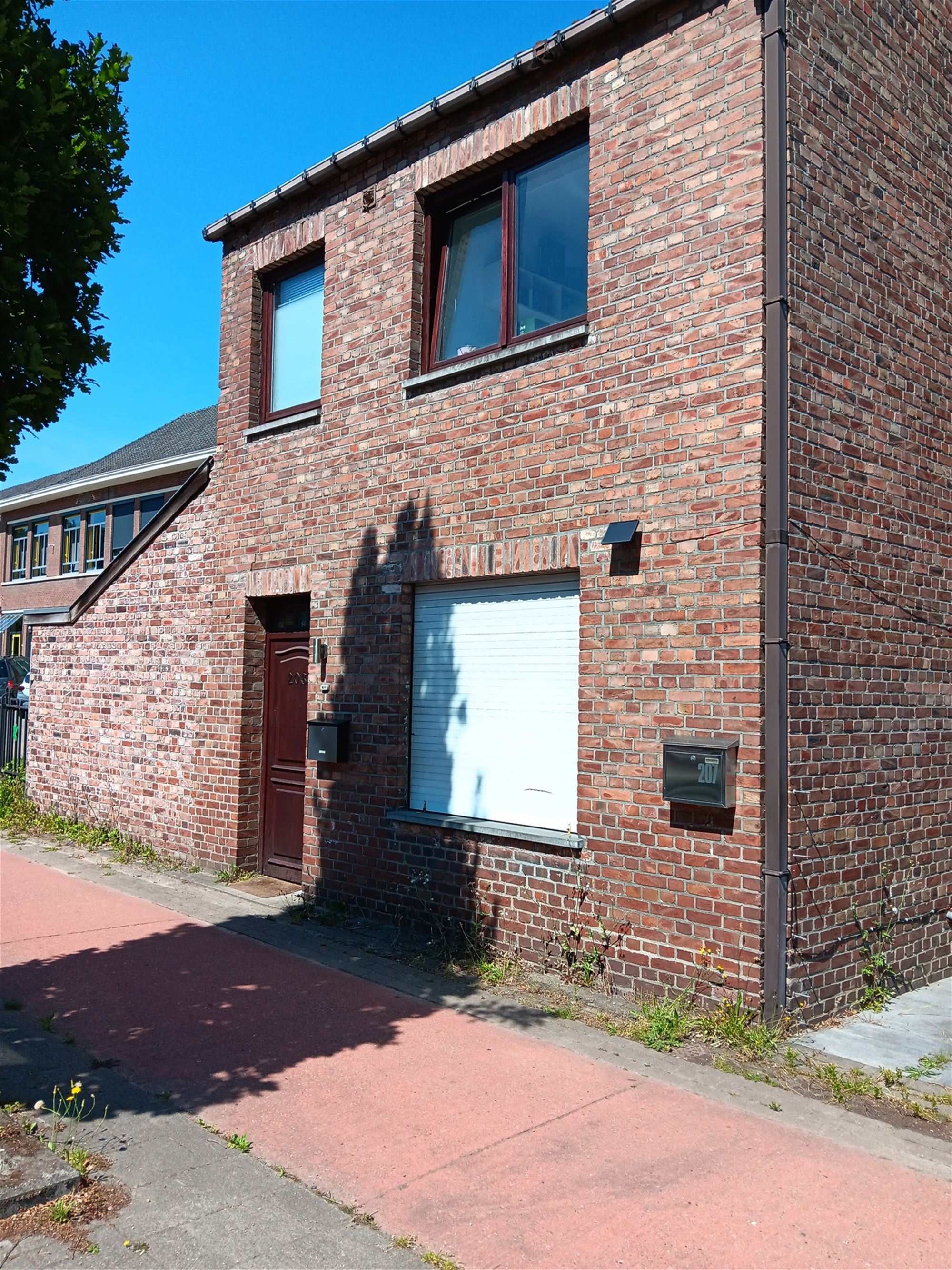Vrijstaande woning op toplocatie in Genk foto 2