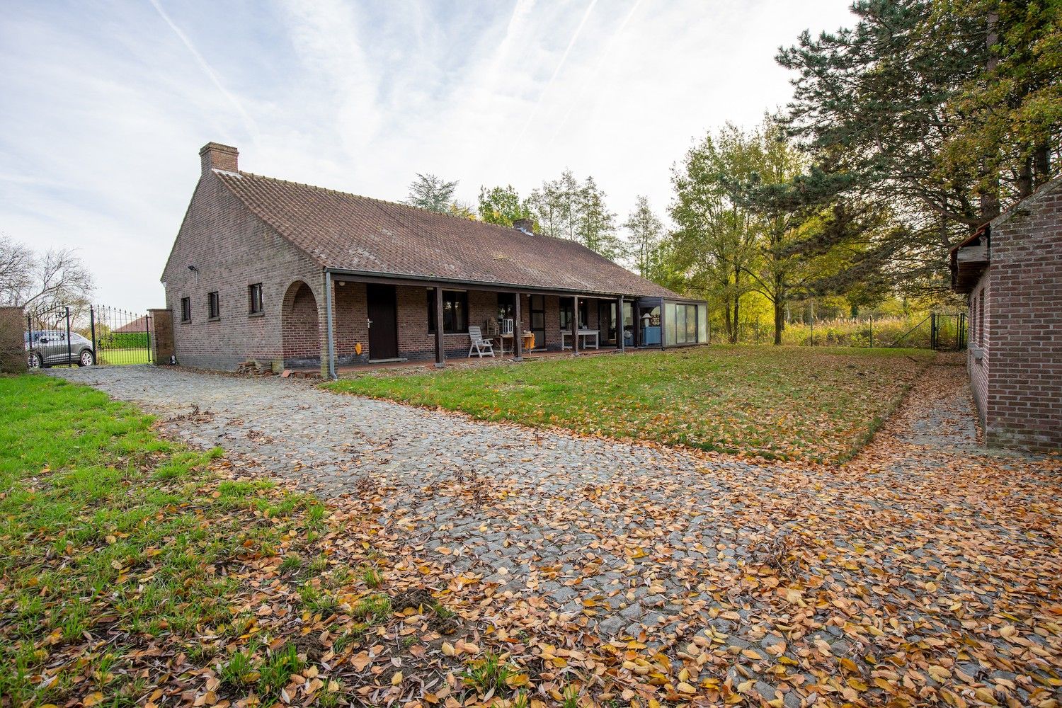 Rustig gelegen alleenstaande woning met westgerichte tuin en unieke bouwvergunning foto 19