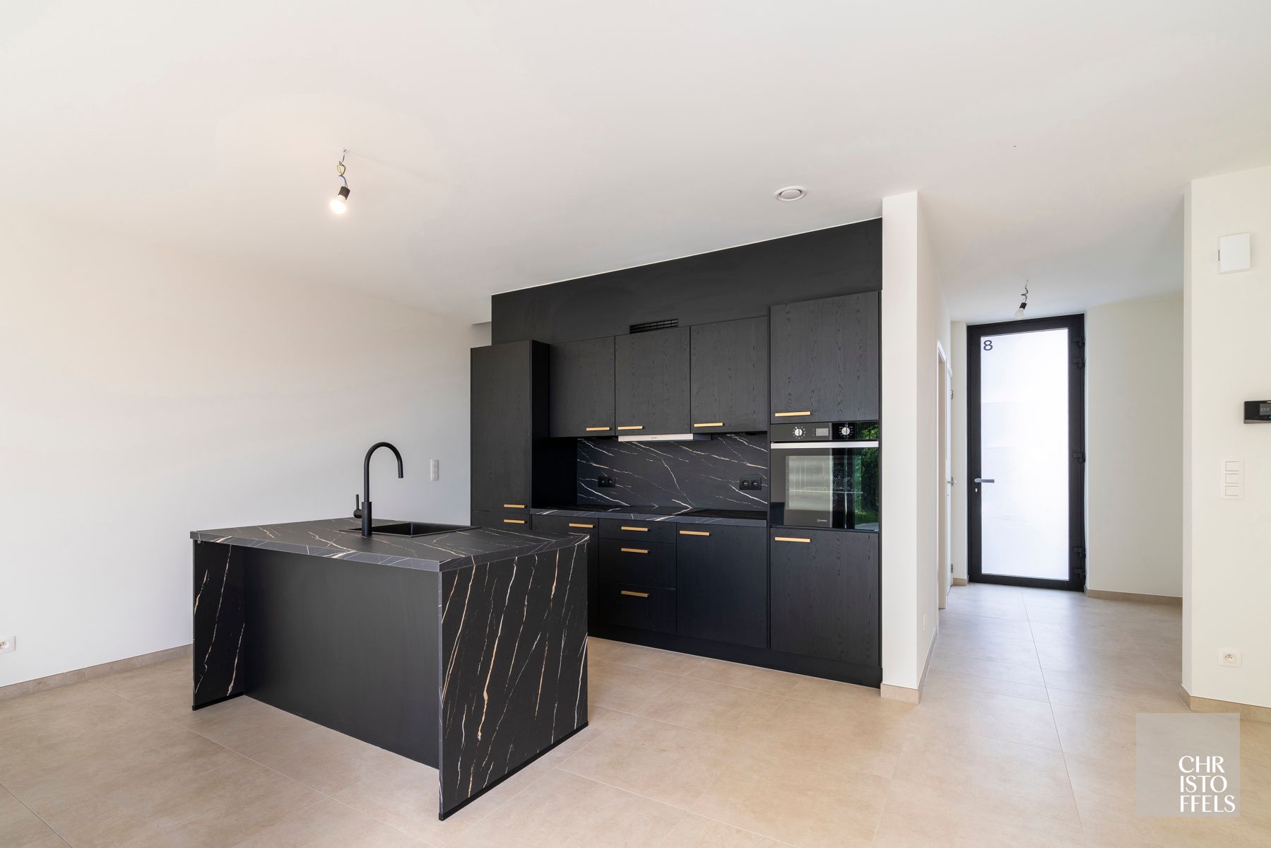 Gezinswoning (180m²) in een gerenoveerde hoeve te Riemst! foto 2