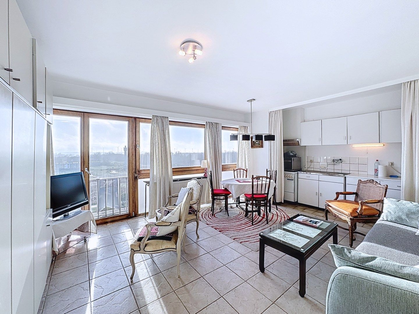 Ruime studio gelegen aan de achterzijde van de Zeedijk foto 2