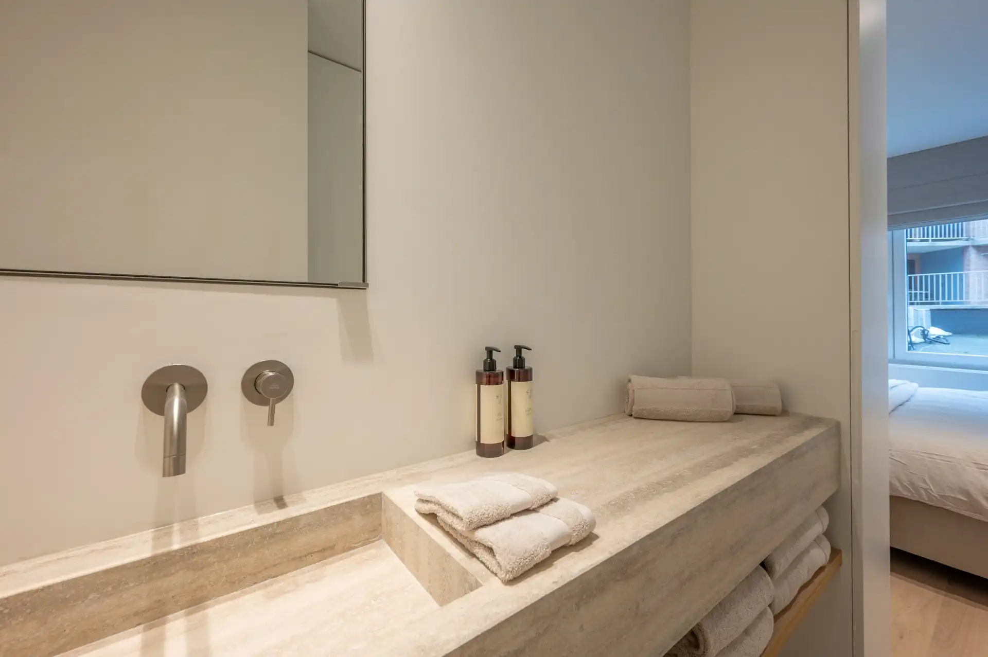 Prachtig gerenoveerd appartement met zuidwesten oriëntatie gelegen in het centrum van Knokke, vlakbij de Dumortierlaan foto 24