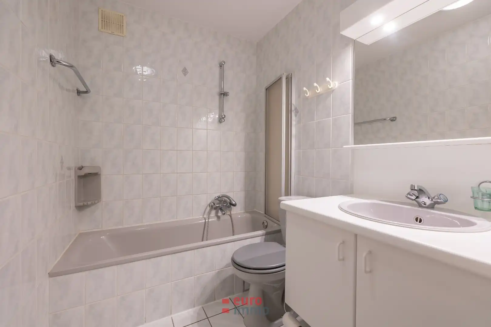 Zuidgericht appartement met terras in groen en autoluw domein nabij zee foto 9