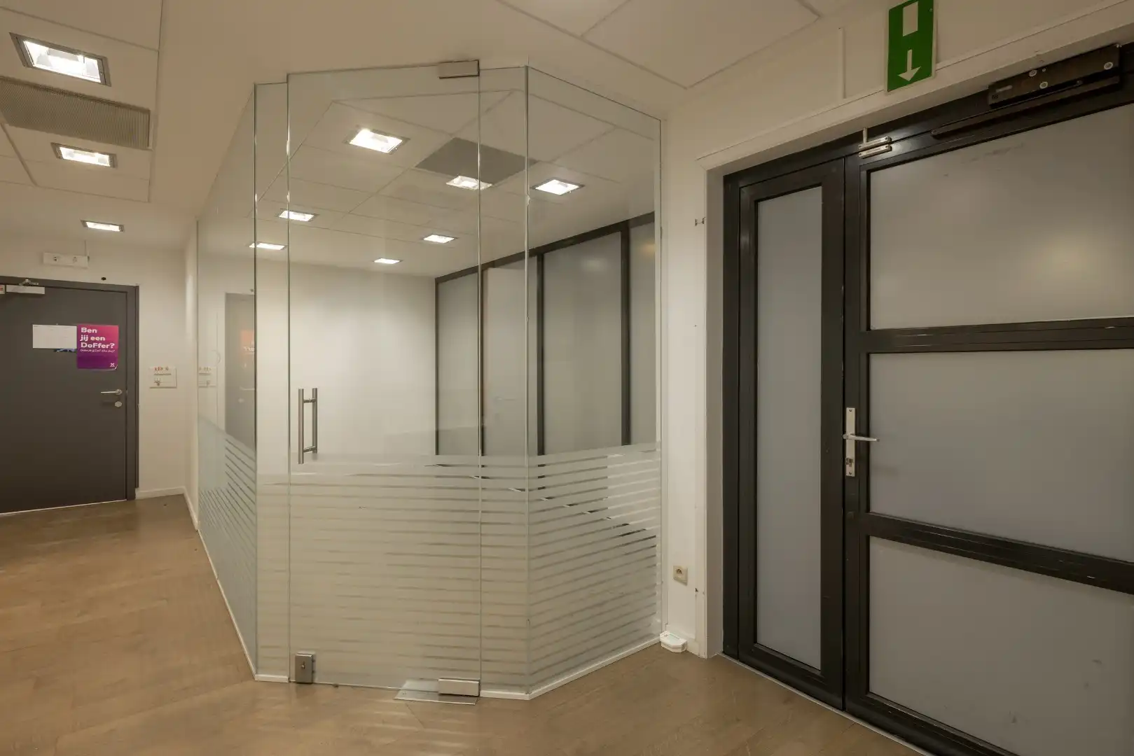 Handelspand in de gekende Kerkstraat in Neerpelt-Centrum te koop! foto 7