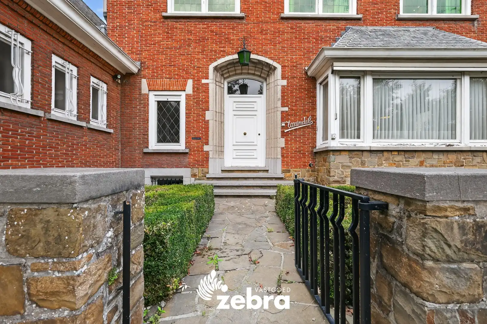 Unieke karaktervolle herenwoning met mogelijkheid voor zelfstandig beroep! foto 3