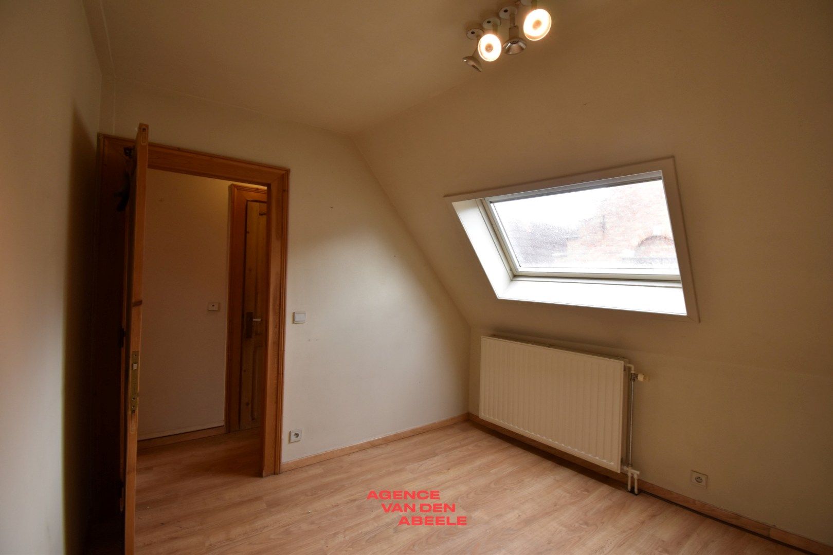Klassevolle woning met 3 slaapkamers en tuin te Brugge  foto 17