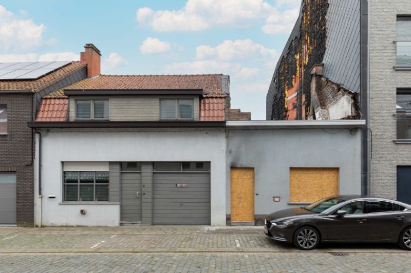 Staden-Oostnieuwkerke. Prachtig gelegen bouwgrond van +/-544m2 met een vergunbaar project voor 6 appartementen en autostaanplaatsen. 1-3 slaapkamers foto 2
