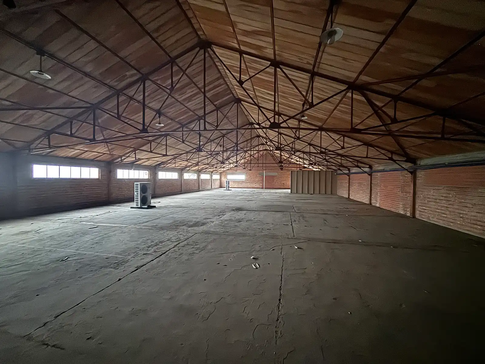 Handelspand van ca. 940 m² te huur in Zandhoven foto 7