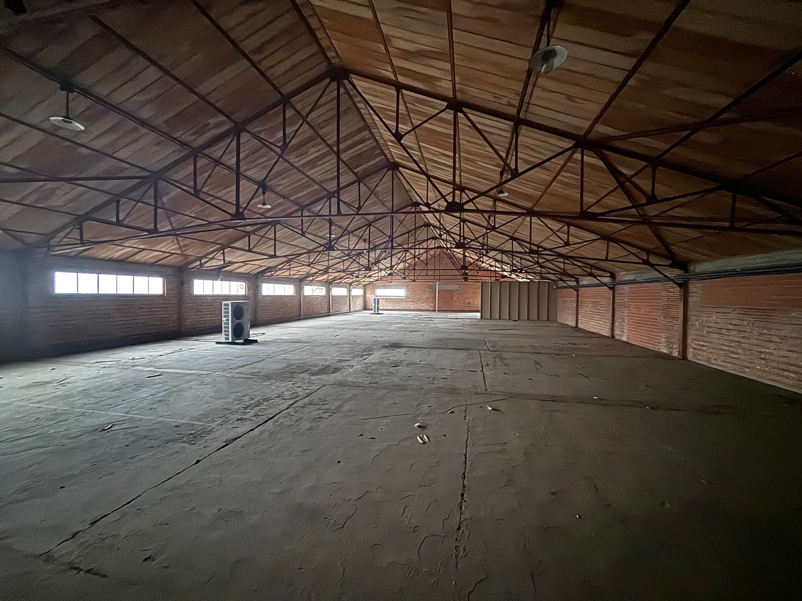 Handelspand van ca. 940 m² te huur in Zandhoven foto 8