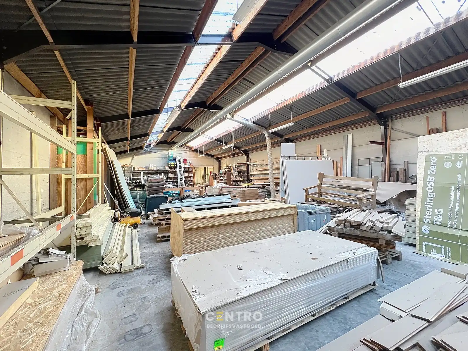 Zeldzame opportuniteit: LOODS/ATELIER 516 m² + ruime ALLEENSTAANDE woning 250 m² op rustig bedrijventerrein vlakbij Roeselare (EPC: A) ! foto 10