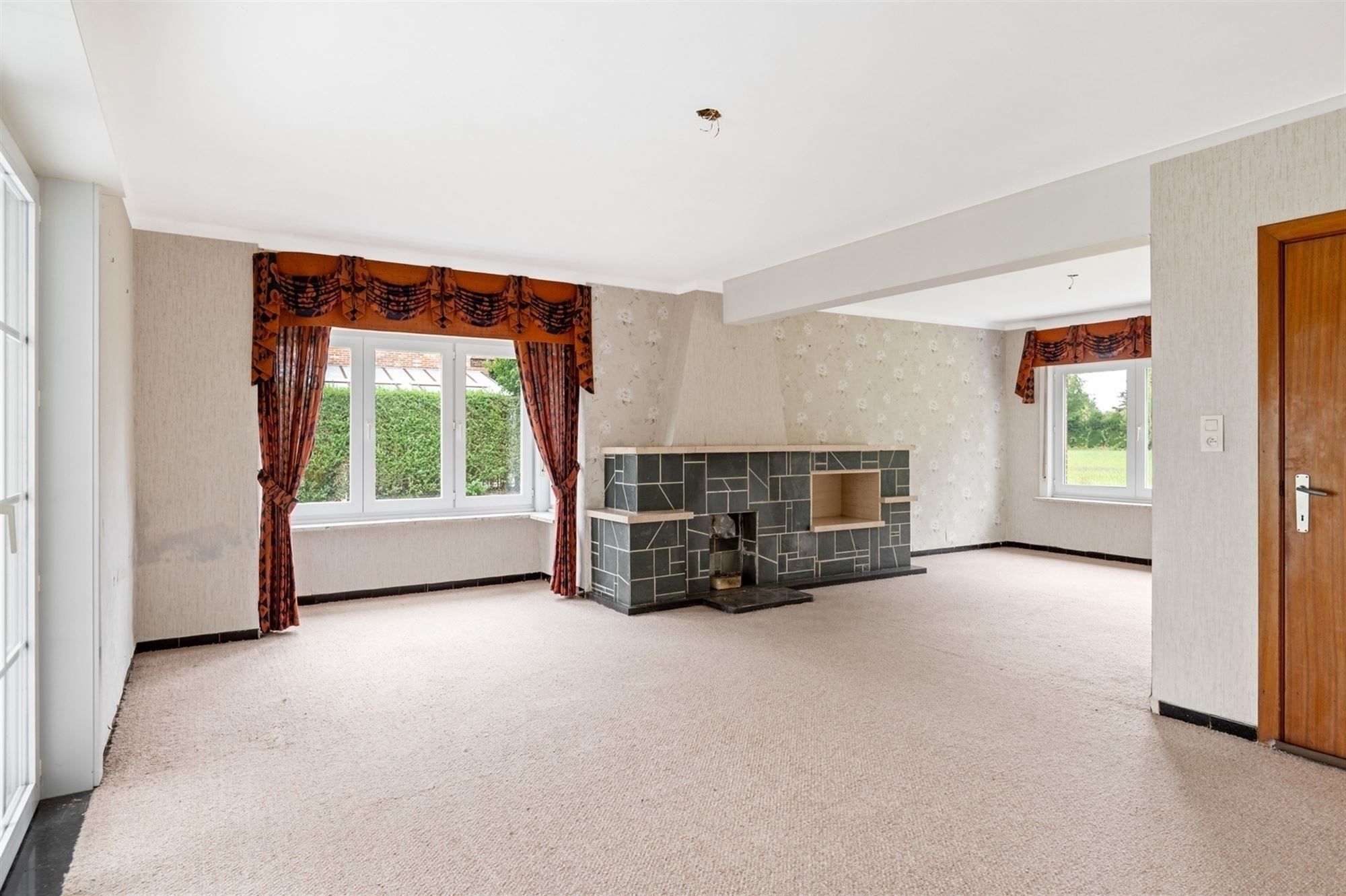 Te renoveren woning met 5 slpks te Koningshooikt foto 4
