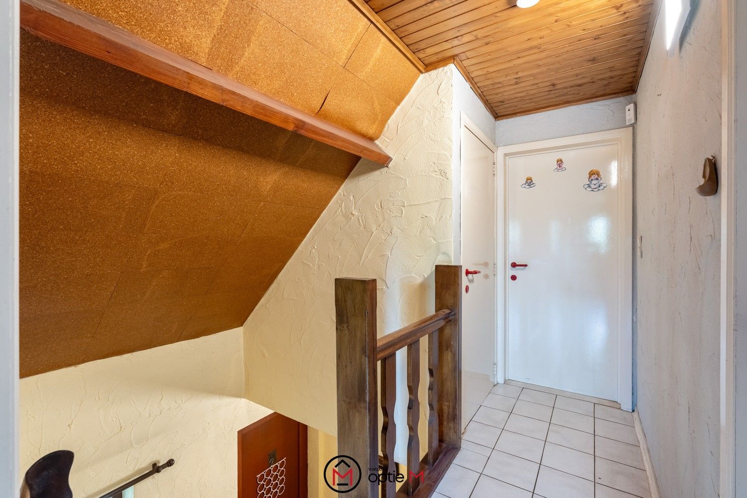 Rustig gelegen gezinswoning met 4 slaapkamers en ruime tuin foto 17