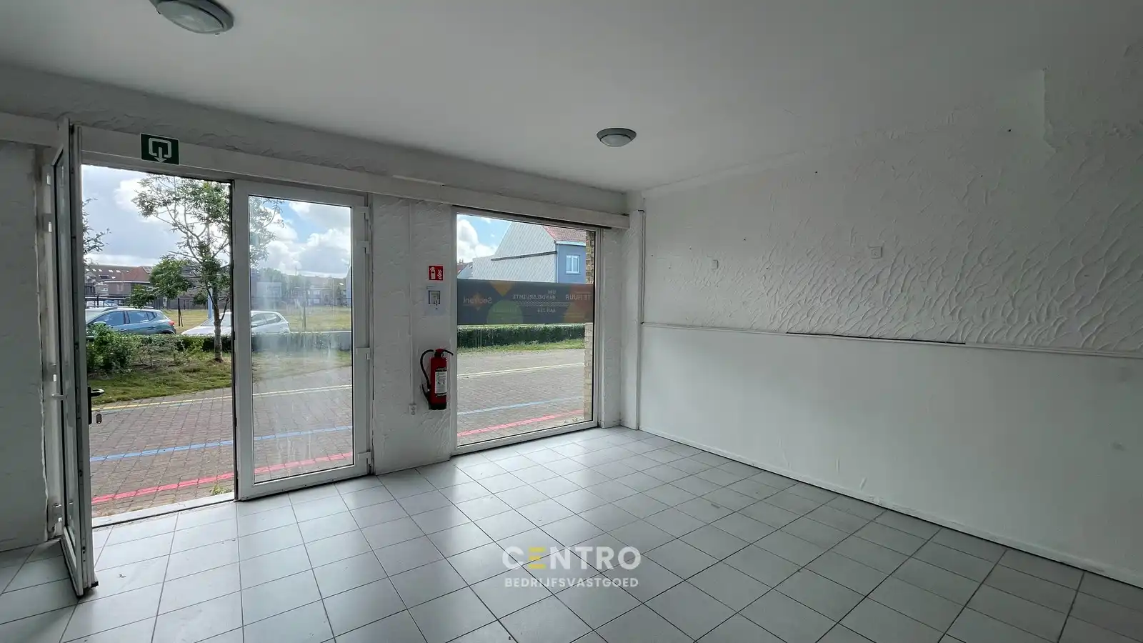 Instapklare handelsunit te huur nabij de jachthaven van Zeebrugge foto 2