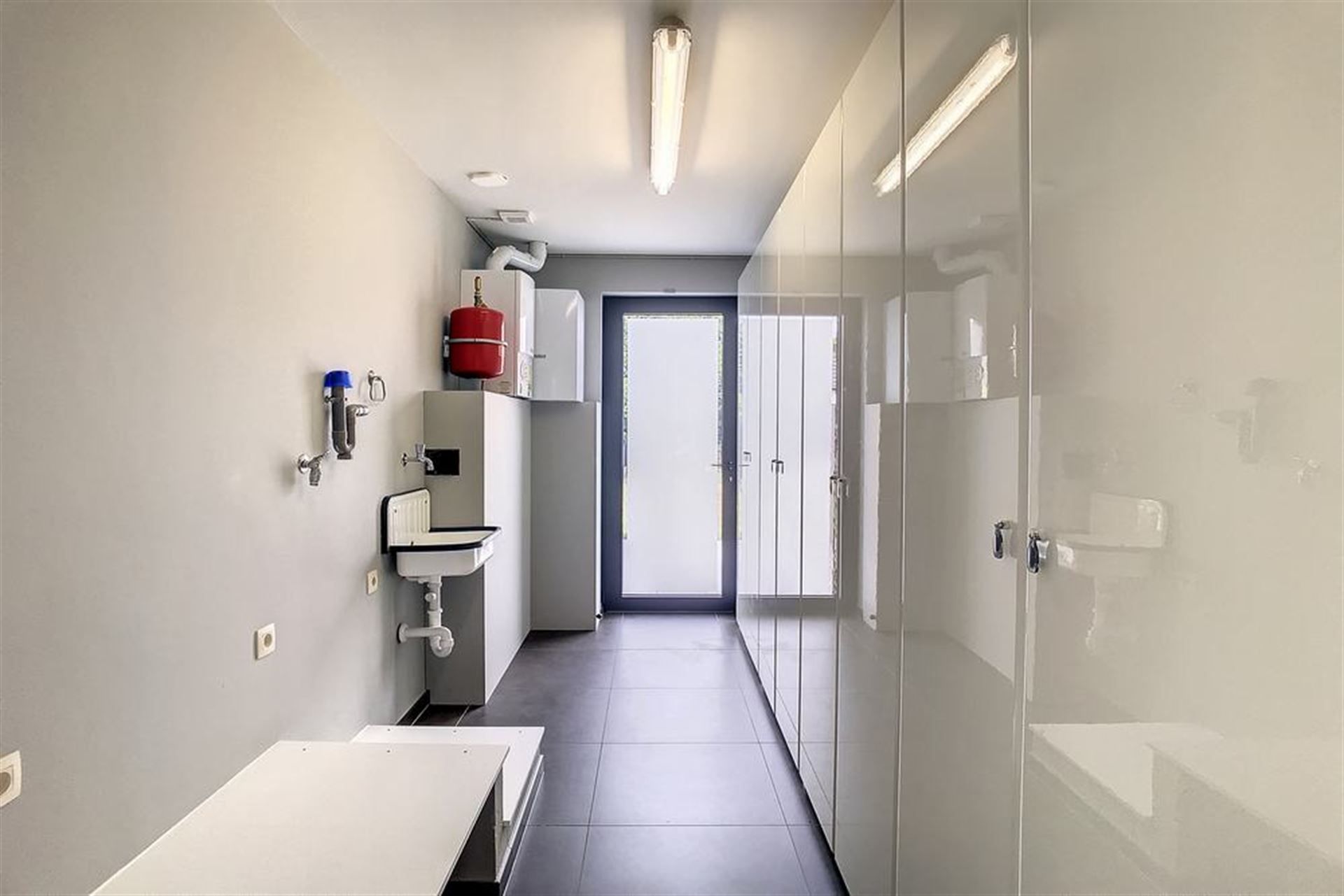 Moderne Halfopen Bebouwing met 5 Slaapkamers  foto 13