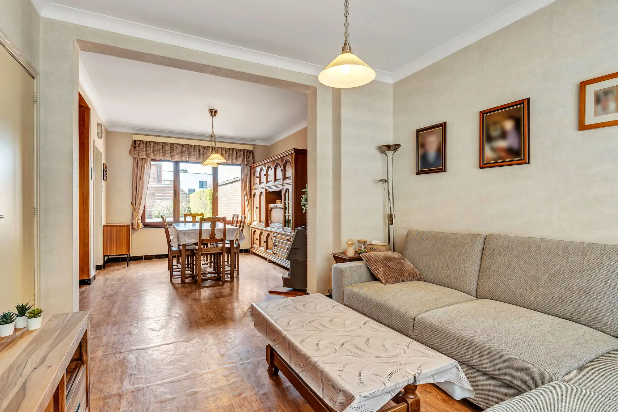 Te renoveren woning met veel potentieel in hartje Deinze foto 3