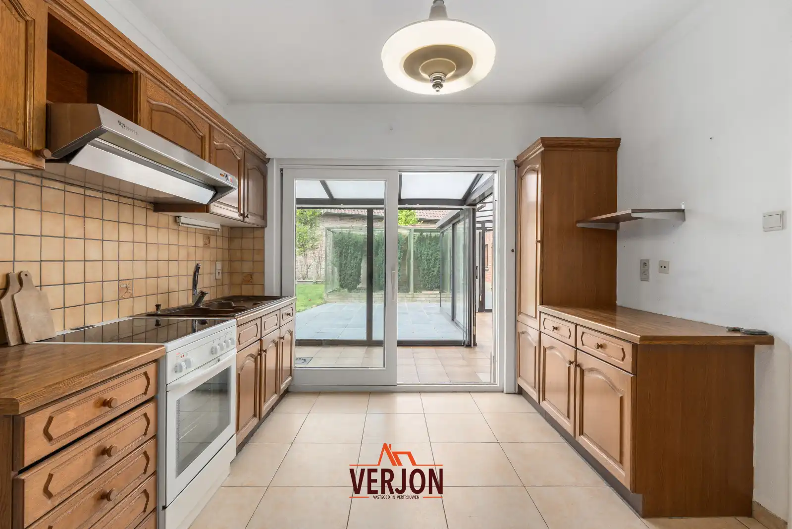 Ruime gezinswoning met 4 slaapkamers, grote garage en zonnige tuin foto 9