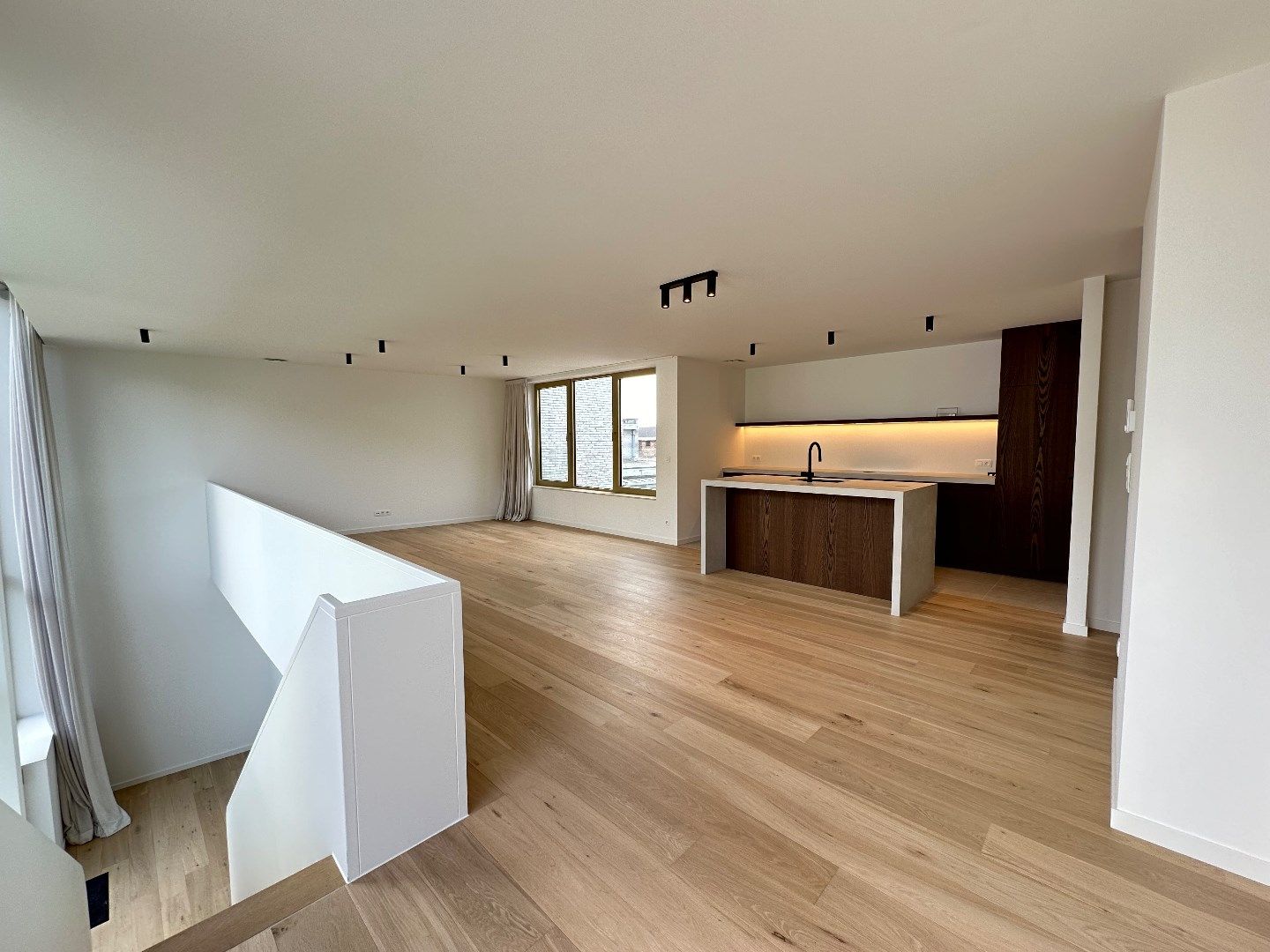 Luxe penthouse met 2 terrassen, lift, garage en 2 slaapkamers in Tongeren foto 6