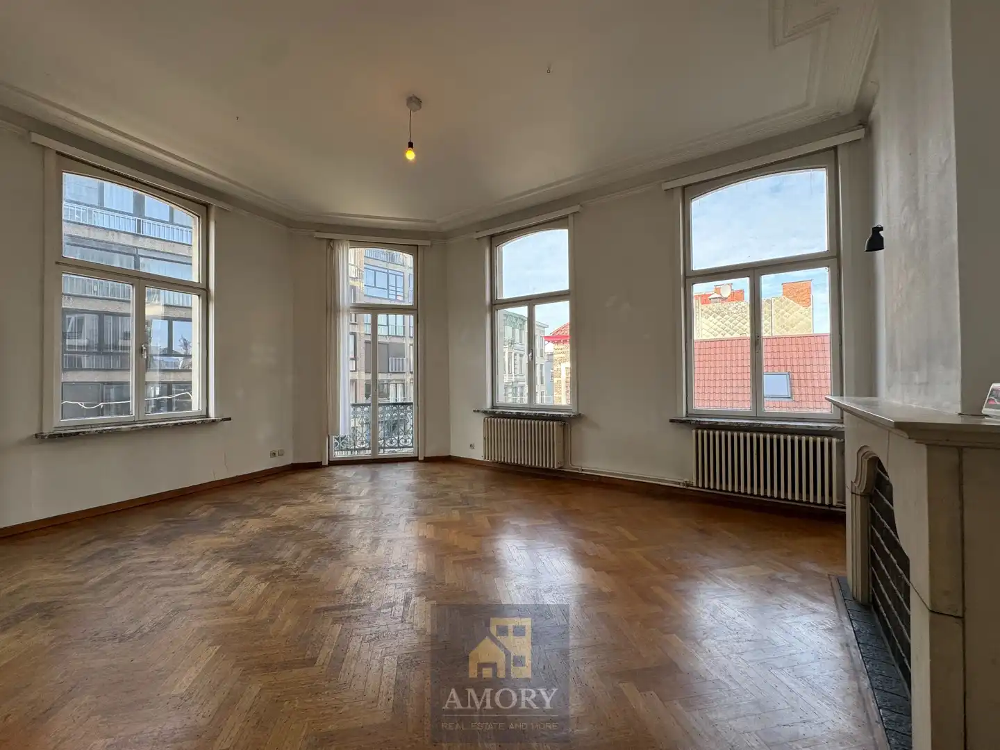 Lichtrijk hoekappartement met balkon op toplocatie Nederkouter foto 3