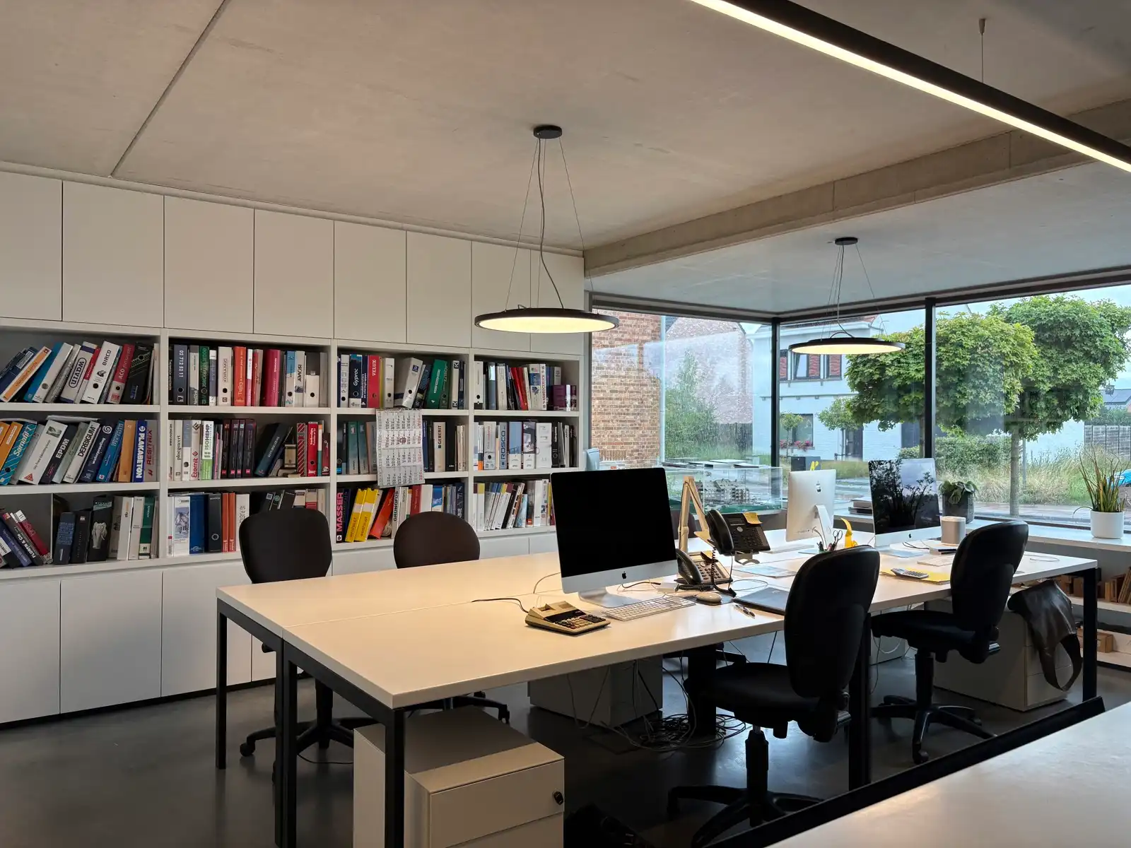 Modern kantoor /handelszaak foto 3