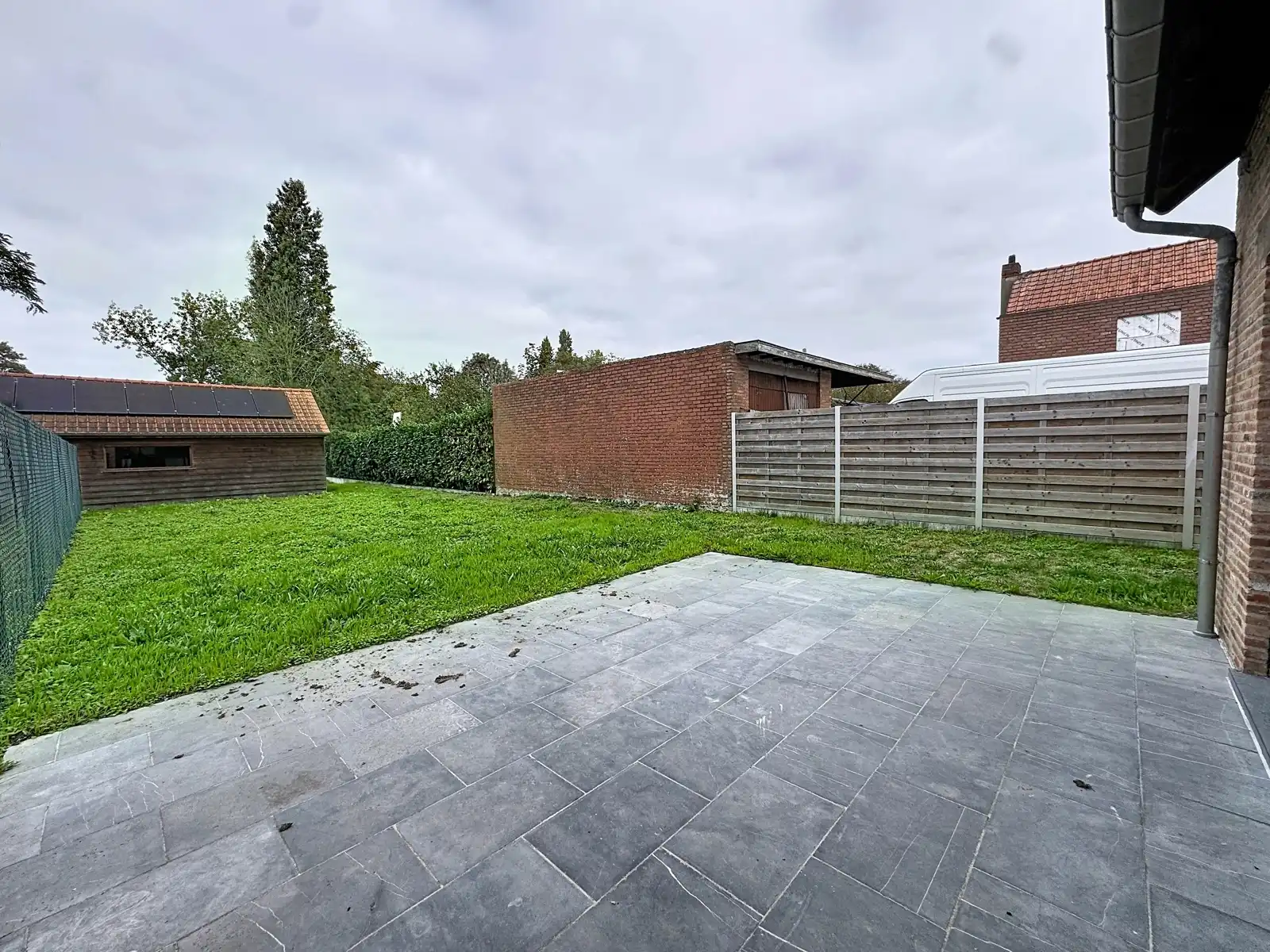 TE HUUR recente halfopen bebouwing met 3 slaapkamers Jabbeke foto 3