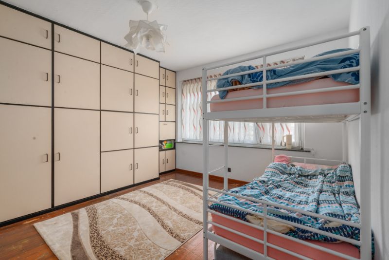 Woning met ruime tuin - dubbele garage achteraan! foto 13