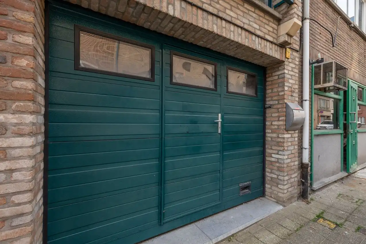 Instapklare stadswoning met inpandige garage foto 3