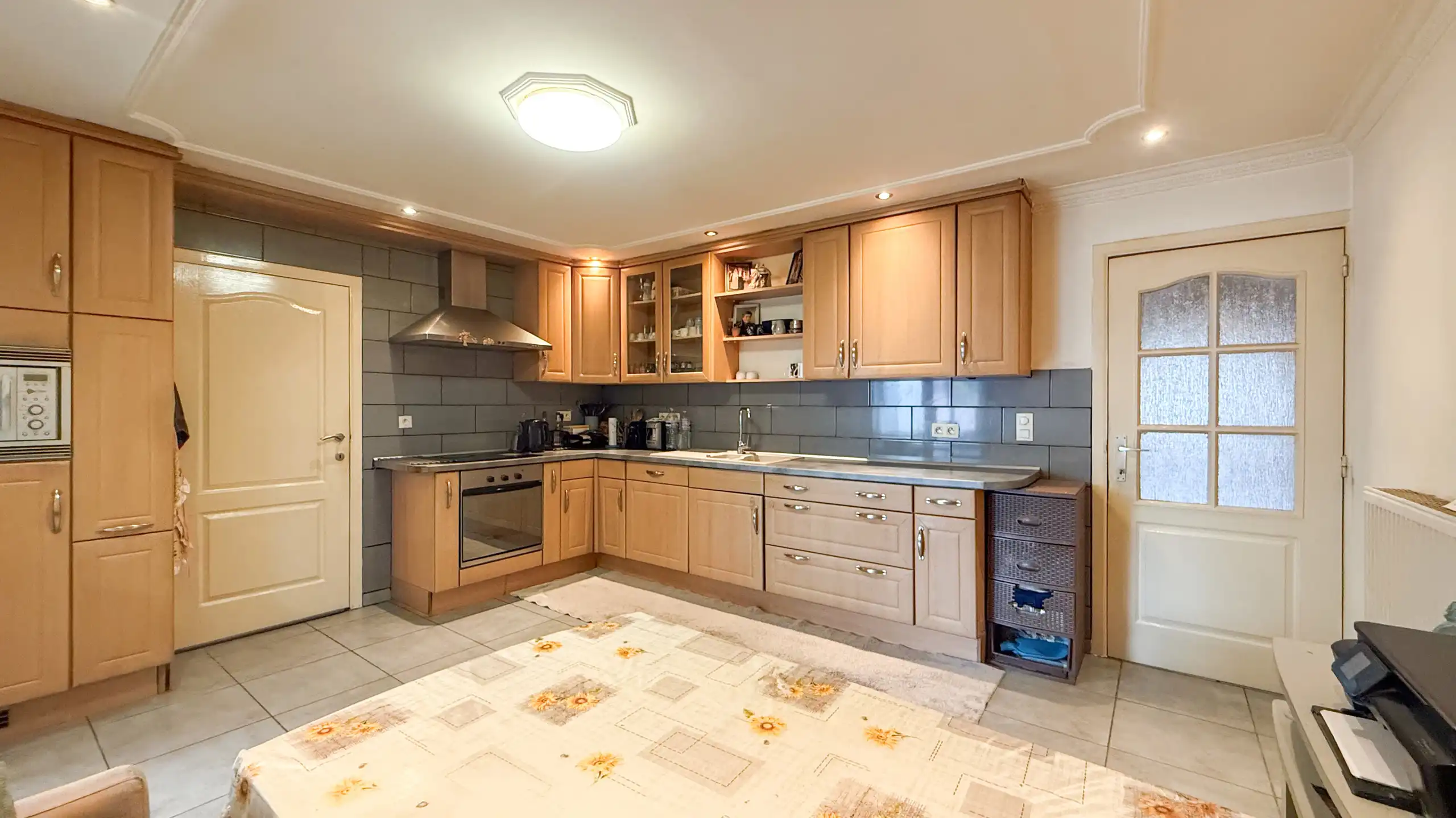 Halfopen woning met tuin, garage en 3 slaapkamers foto 10
