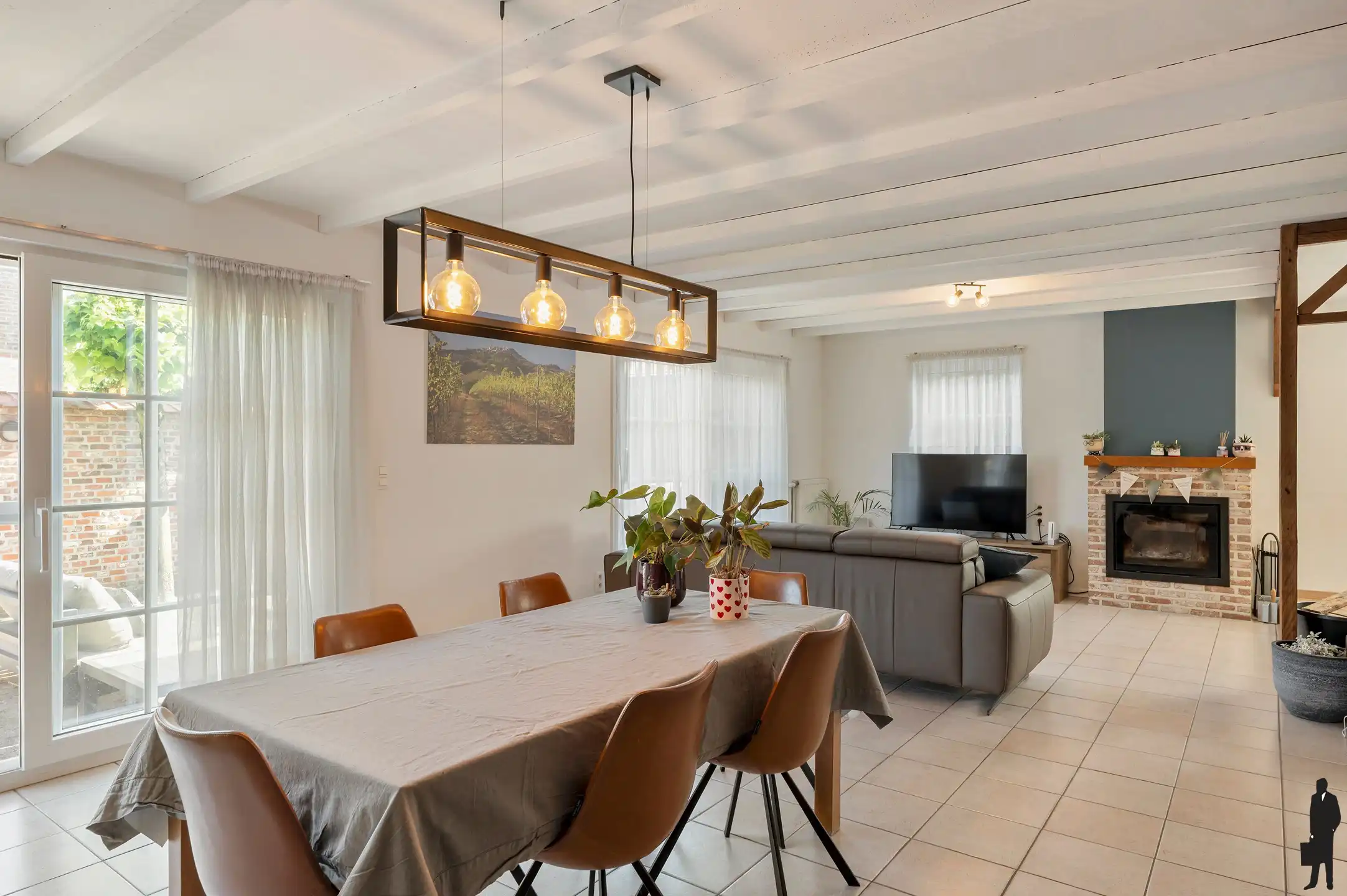 Charmante gezinswoning met zonnige tuin, garage en 3 slaapkamers op rustige ligging foto 6