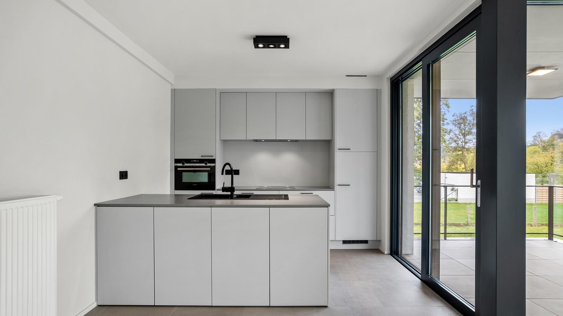 TE HUUR LINDEN appartement 2 slpks + terras  foto 10