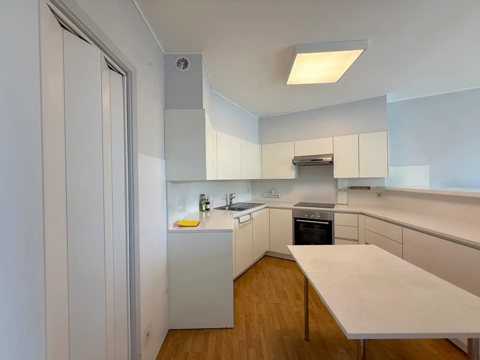Ruim appartement met 3 slpks in centrum Sint-Kruis foto 9