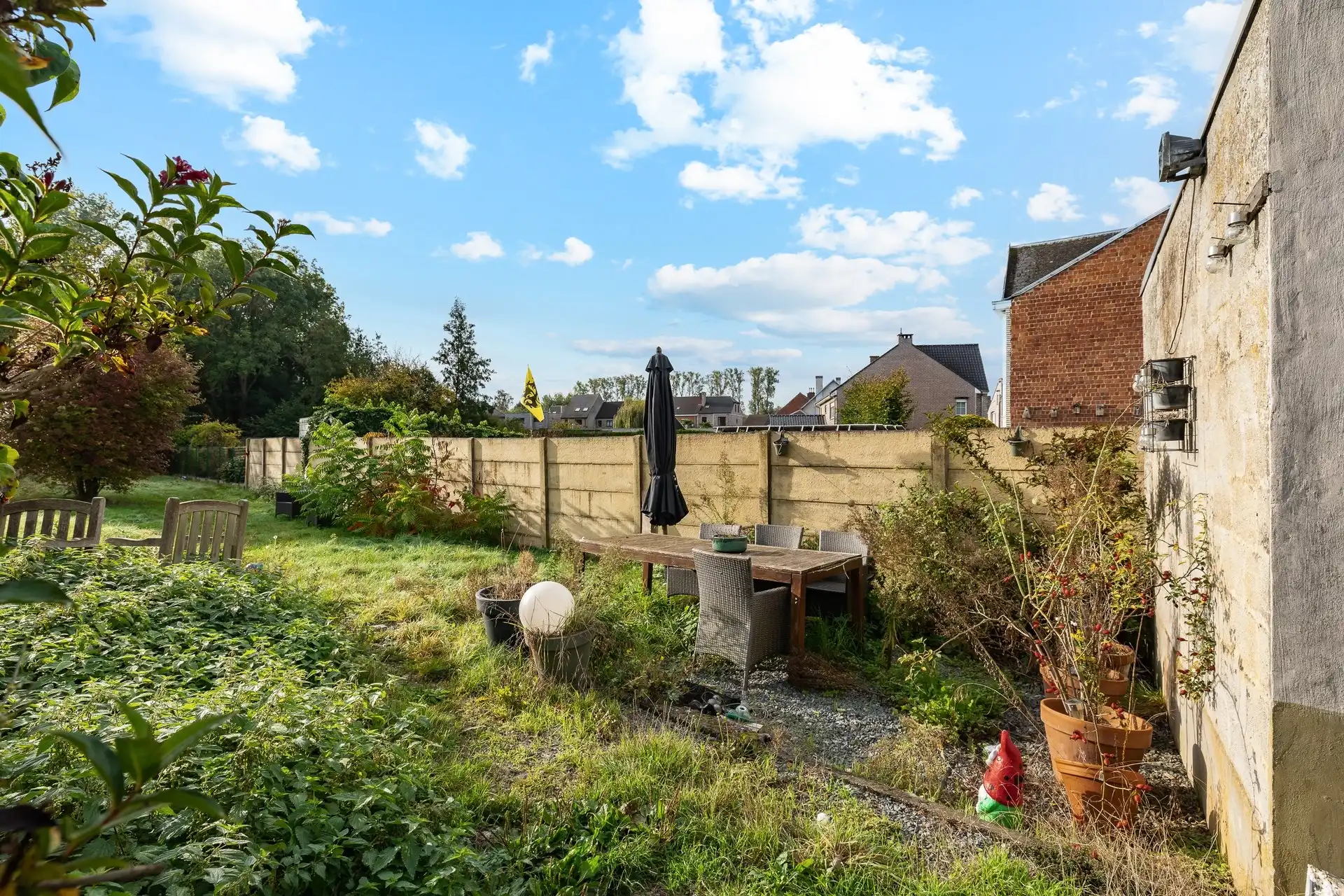 Ruime halfopen bebouwing met mooie tuin, garage en tal van mogelijkheden foto 21