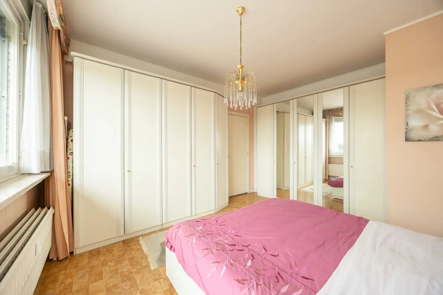 Ruim en lichtrijk 2-slaapkamerappartement met terras foto 8