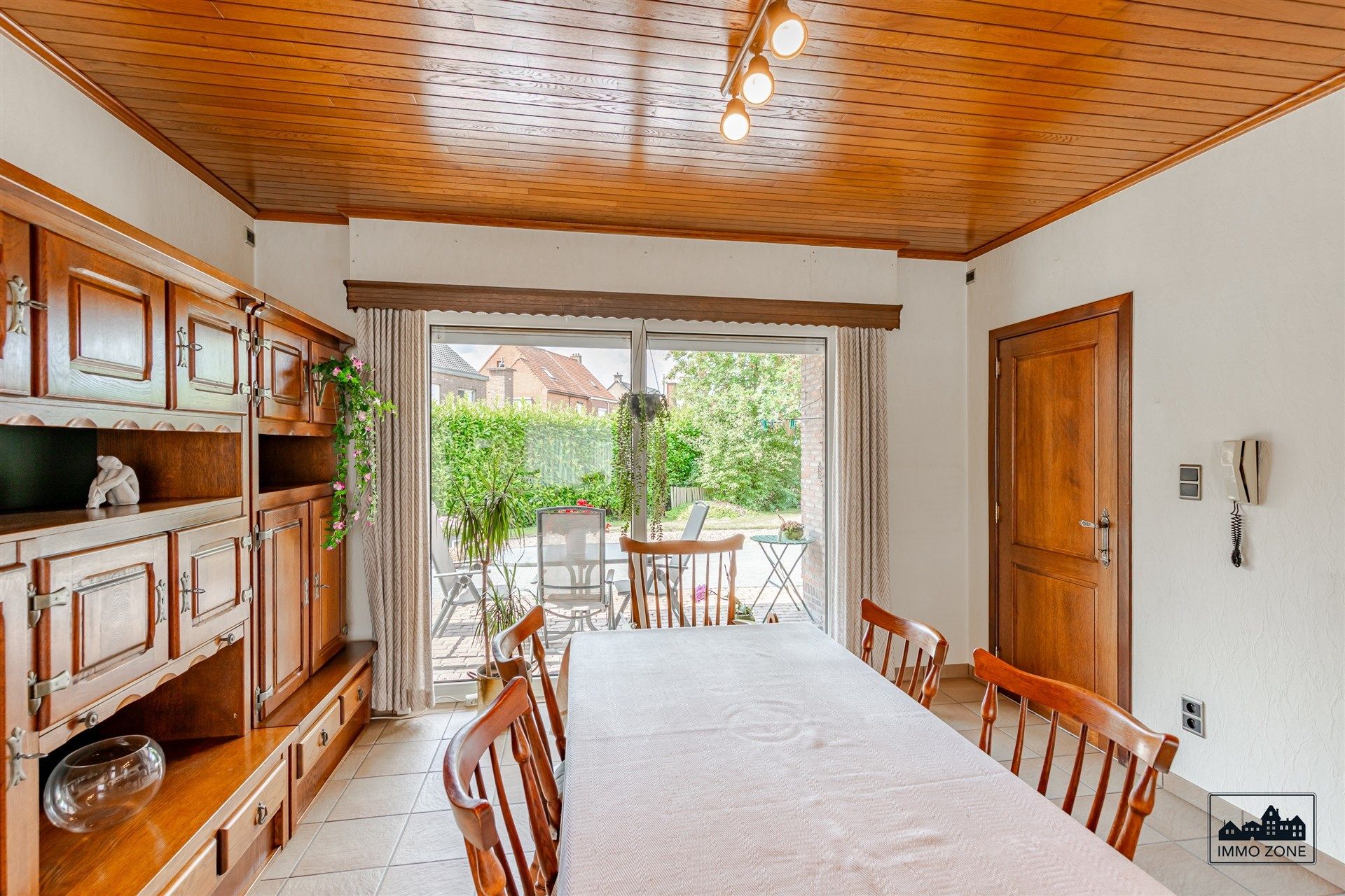 Ruime kangeroewoning met 4 slaapkamers in De Klinge  foto 8